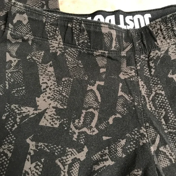 Nike LEG A SEE snake print leggings 841037-211 - Picture 8 of 15